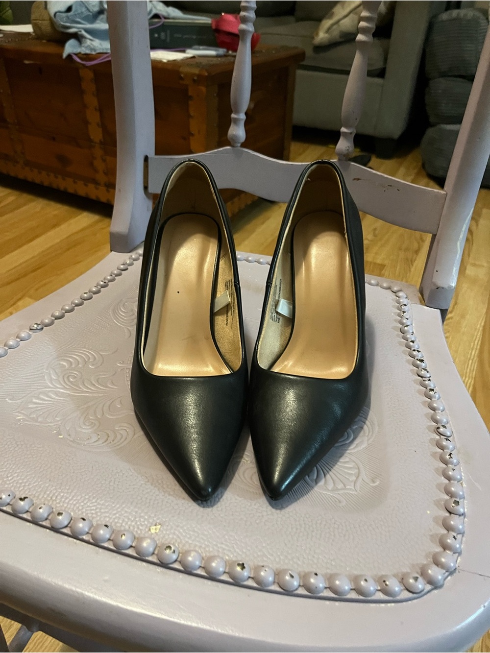 Elegant Black Pointed-Toe Women's Pumps